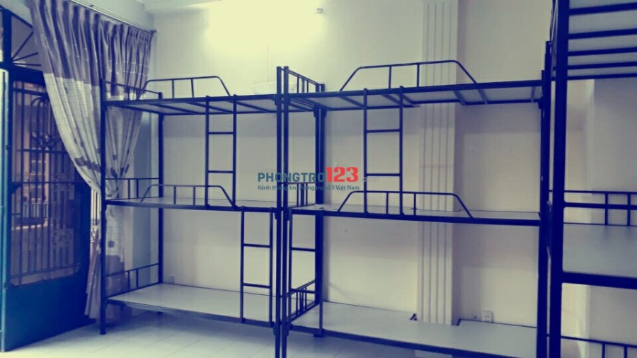 KTX máy lạnh giá rẻ ở 84 Giải Phóng, P.4, Tân Bình