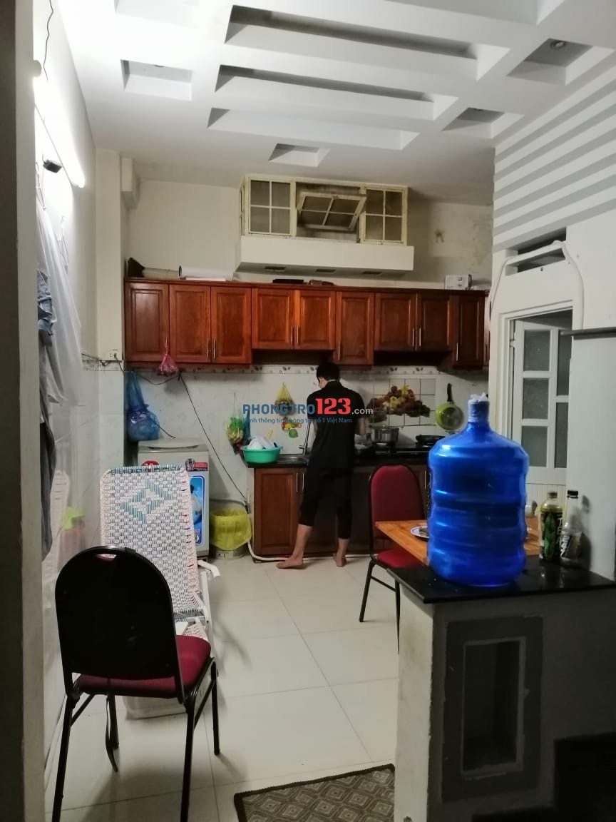 Ở ghép cực rẻ Quận 7 chỉ 450k/người