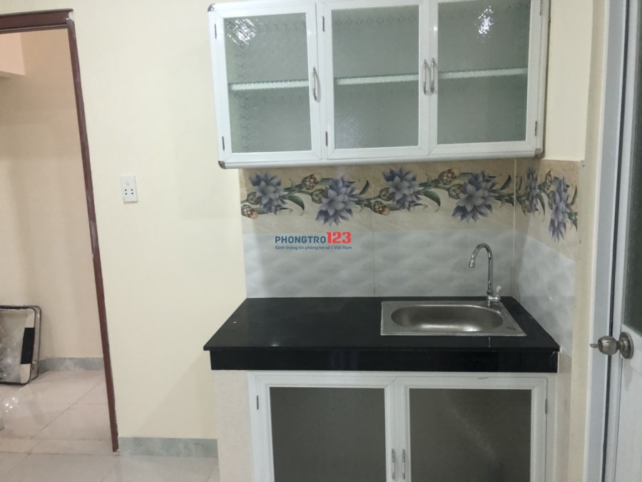 Cho thuê phòng trọ mới, đầy đủ tiện nghi tại mặt tiền Nguyễn Thái Bình, Quận Tân Bình, BV 24/24