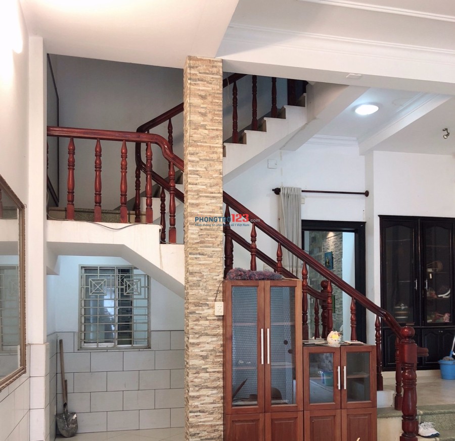 KTX CAO ĐẲNG BÁCH VIỆT 32/50 LÊ THỊ HỒNG, P.17, GÒ VẤP CẦN TÌM NAM/NỮ Ở GHÉP