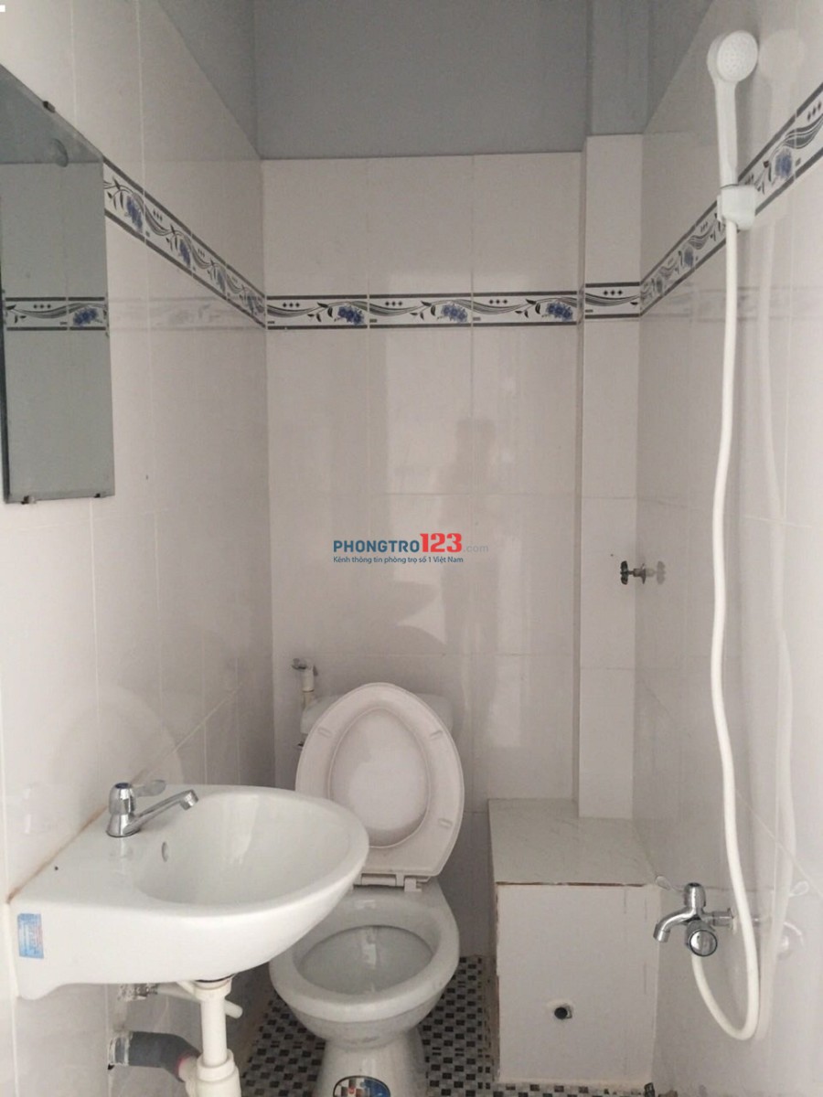 Phòng tiện nghi full, sạch sẽ, gần Cộng Hòa, giá 2.5tr