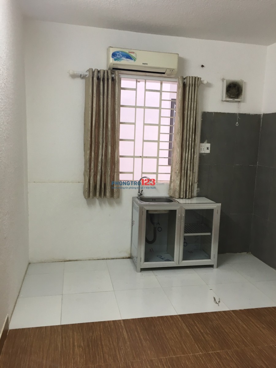 Phòng Máy Lạnh, tủ lạnh, kệ bếp, wc riêng tại KDC Trung Sơn gần cầu Him Lam Q.7, Gần cầu Nguyễn Văn Cừ-3,7tr