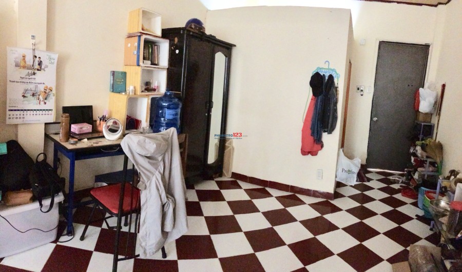Cần nữ ở ghép ngay trung tâm Quận 11