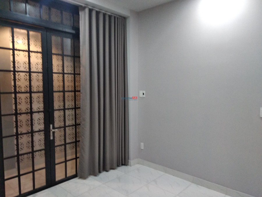 Nhà mới cho thuê phòng nội thất Gần Đh Văn Lang, sân bay, ĐH Công Nghiệp