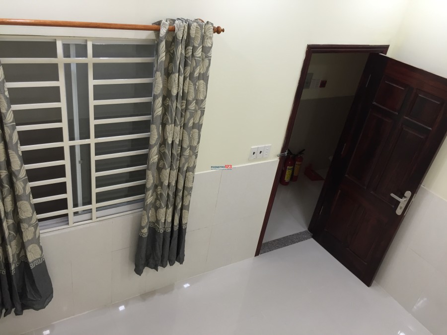 Phòng 18n2- 2,9tr, máy lạnh, có thang máy ngay KCX Tân Thuận, Quận 7