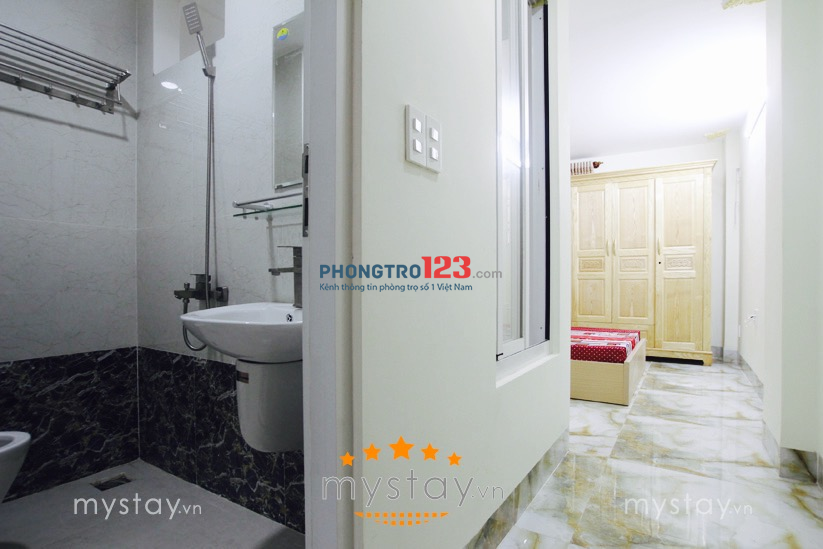 PHÒNG MỚI XÂY, Có Bếp, GIỜ TỰ DO, ĐẦY ĐỦ NỘI THẤT NGAY KHU SÂN BAY. LH CHÍNH CHỦ 0918550190