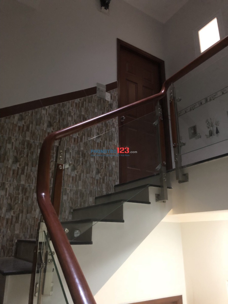 Cho thuê phòng theo tiêu chuẩn căn hộ, có camera giám sát có máy nước nóng năng lượng mặt trời