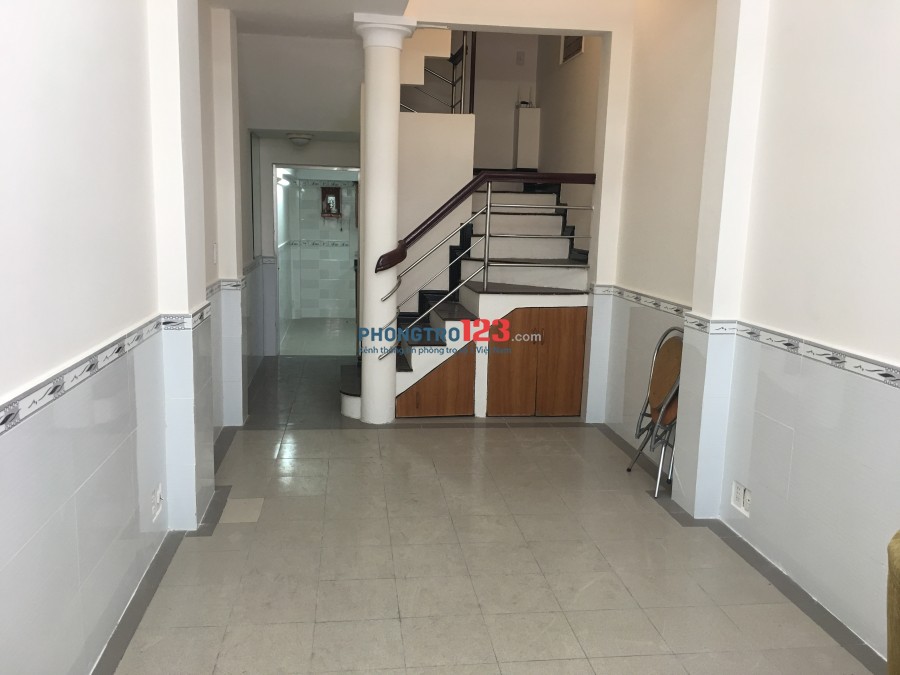 Cho thuê phòng trọ đường Lý Thái Tổ, phòng rộng 35m, giờ giấc tự do, ko chung chủ, đề xe trong nhà free