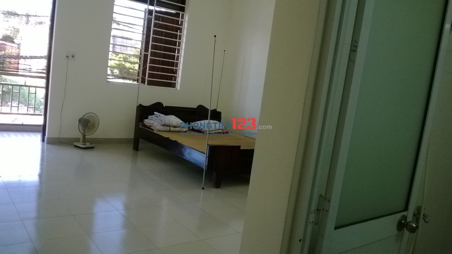 Cho thuê phòng trọ cao cấp nhà lầu, rộng 35 m2, có cửa sổ ban công, giá cả hợp lí - Đường Man Thiện, Quận 9