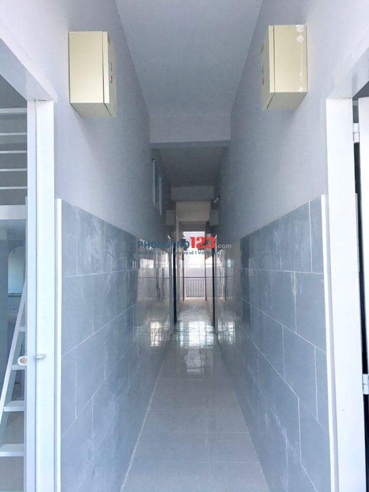 Phòng 20m2 máy lạnh có gác đường Bạch đằng ,Tân Bình, gần sân bay, công viên..