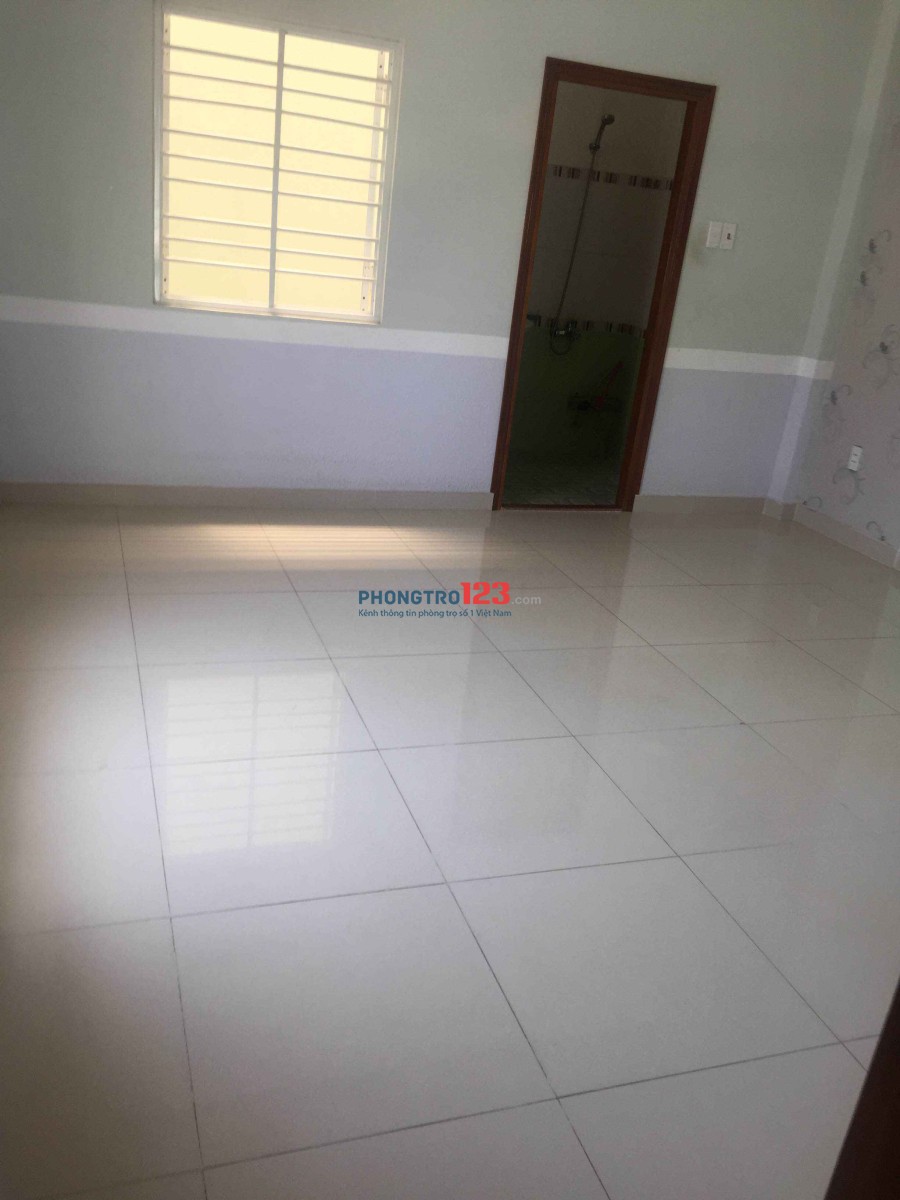 Phòng cao cấp cho thuê gần ngã tư Quang Trung – Phan Huy Ích có máy lạnh, quạt, toilet riêng, bao nước, wifi tốc độ cao