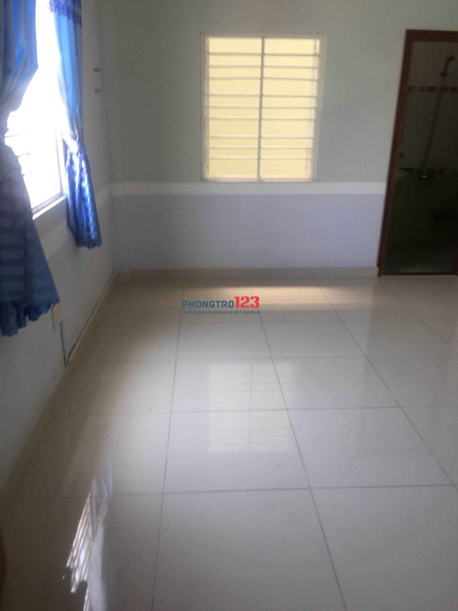 Phòng cao cấp cho thuê gần ngã tư Quang Trung – Phan Huy Ích có máy lạnh, quạt, toilet riêng, bao nước, wifi tốc độ cao