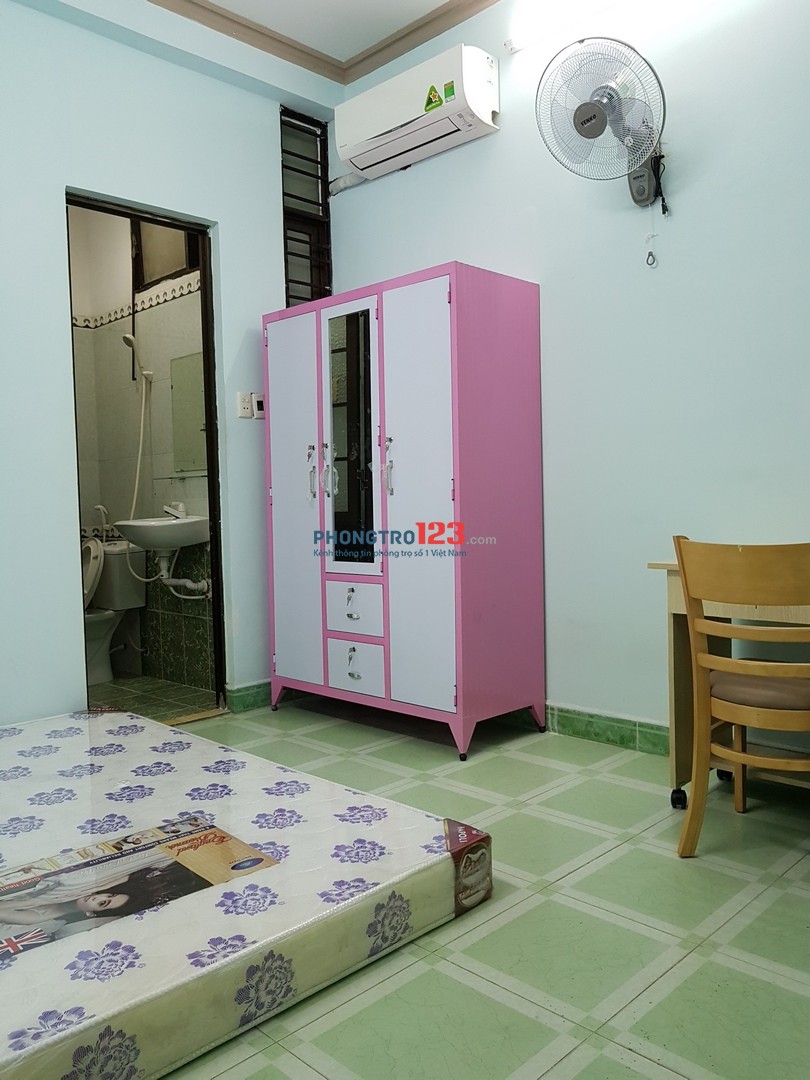 Phòng gần ĐH Công Nghiệp và Văn Lang đủ tiện nghi, giờ tự do. Giá 2tr8