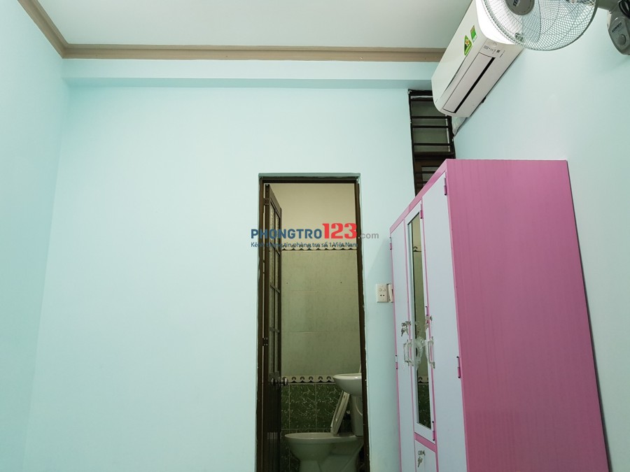 Phòng gần ĐH Công Nghiệp và Văn Lang đủ tiện nghi, giờ tự do. Giá 2tr8