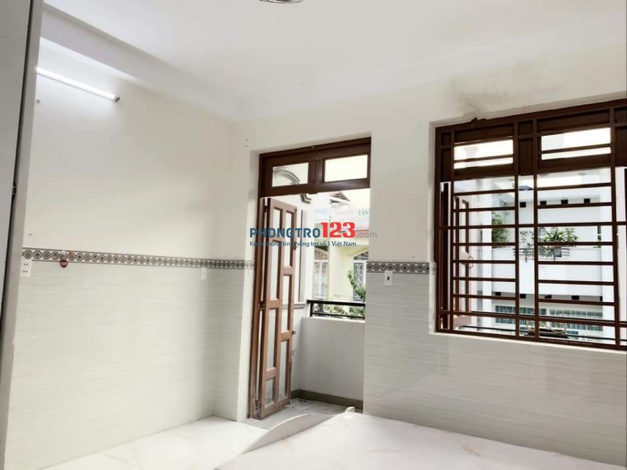 Cho thuê căn hộ mini mới xây có máy lạnh Dương Quảng Hàm, quận Gò Vấp