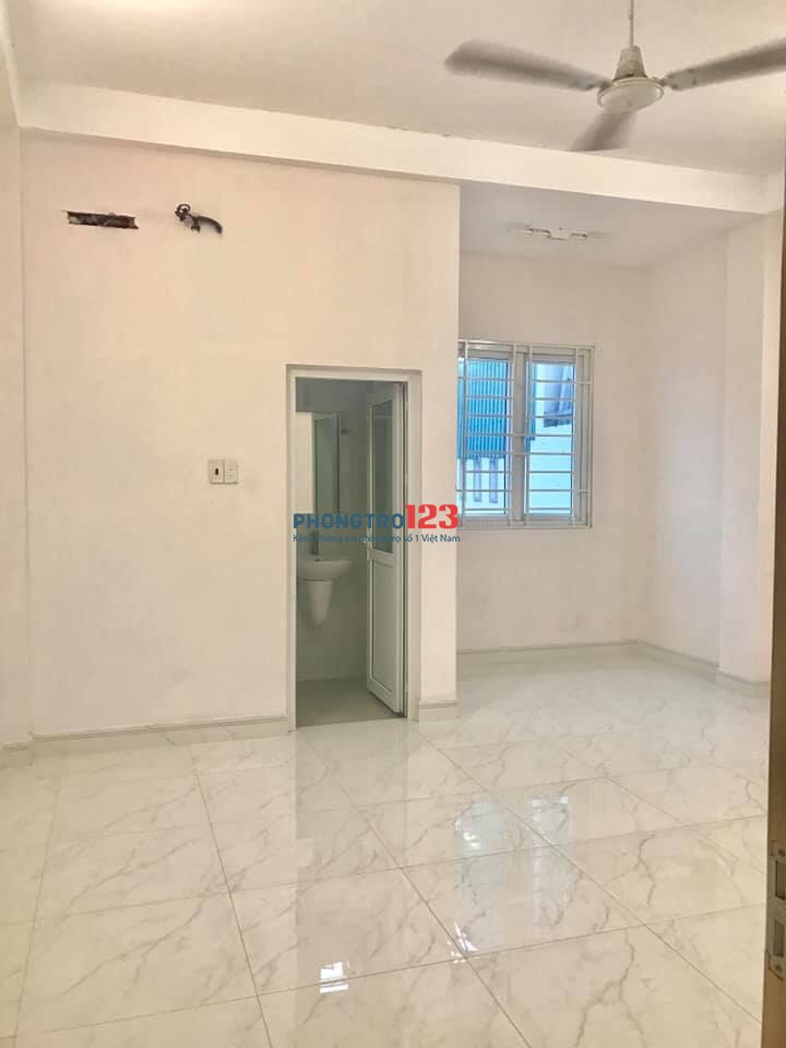 PHÒNG RỘNG 50M2 CHO THUÊ - 4,5 NGƯỜI Ở