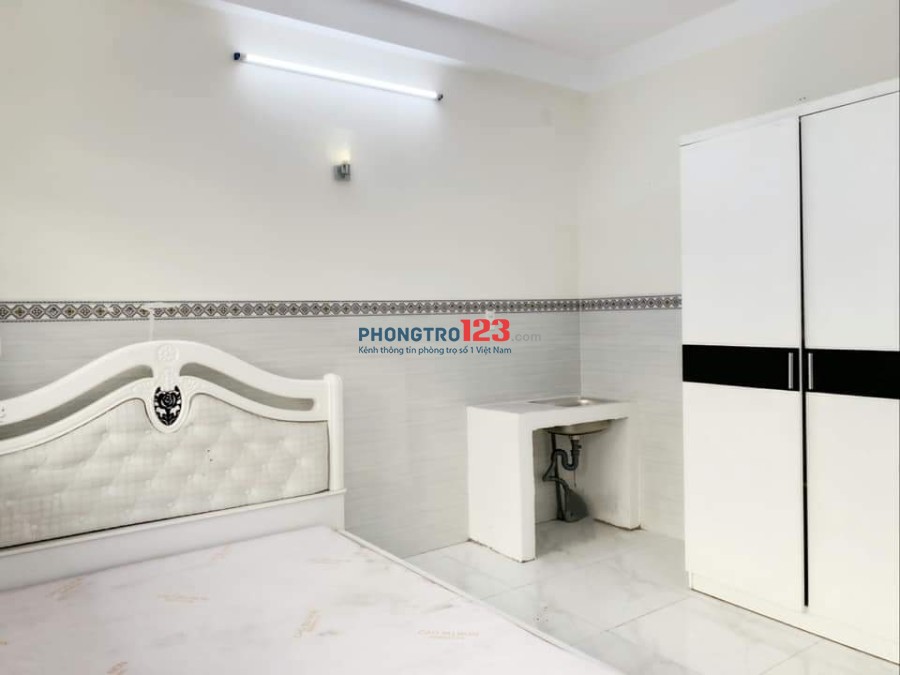 Cho thuê căn hộ mini mới xây có máy lạnh Dương Quảng Hàm, quận Gò Vấp