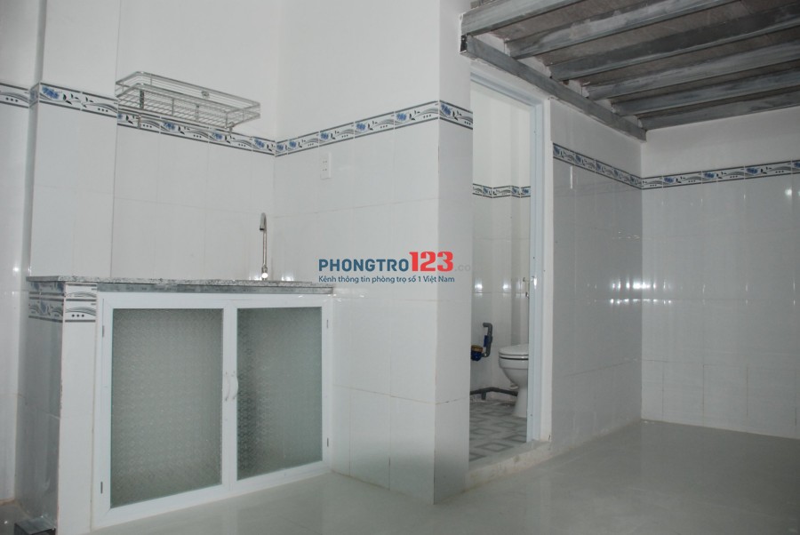 phòng mới xây 49 Thân Nhân Trung 16m2 có gác