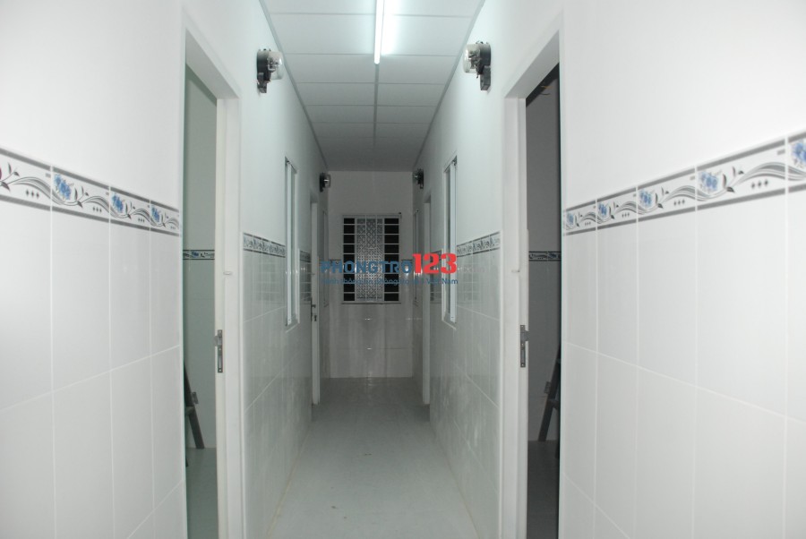 phòng mới xây 49 Thân Nhân Trung 16m2 có gác