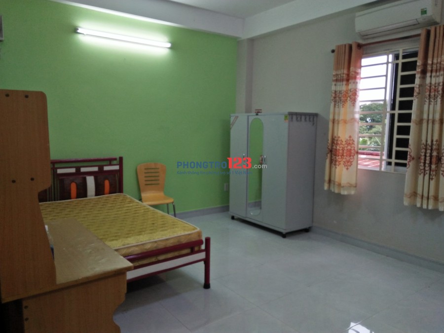 Phòng quận 1 35m2 tiện nghi thoáng mát gần Nguyễn Trãi bộ công an giá chỉ 5tr500