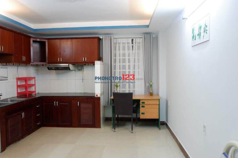 Cho thuê phòng full nội thất hẻm xe tải tại 180 Nguyễn Hữu Cảnh, Q.Bình Thạnh. Giá 5tr/tháng