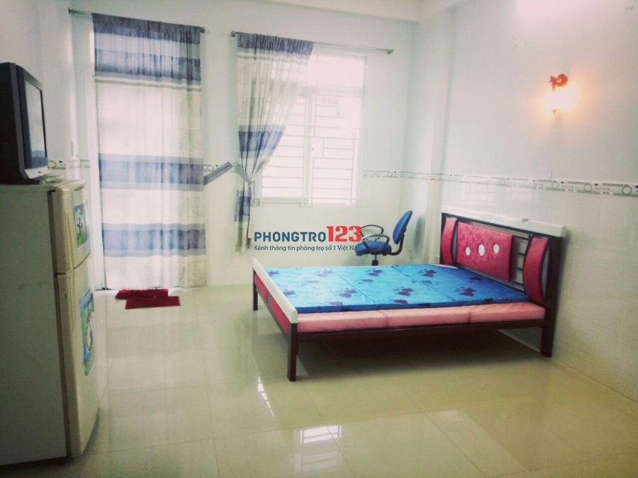Cho thuê phòng Quận 1, P.Tân Định, Full nội thất, Free nước net cáp, thang máy ban công , gần chợ , giờ tự do