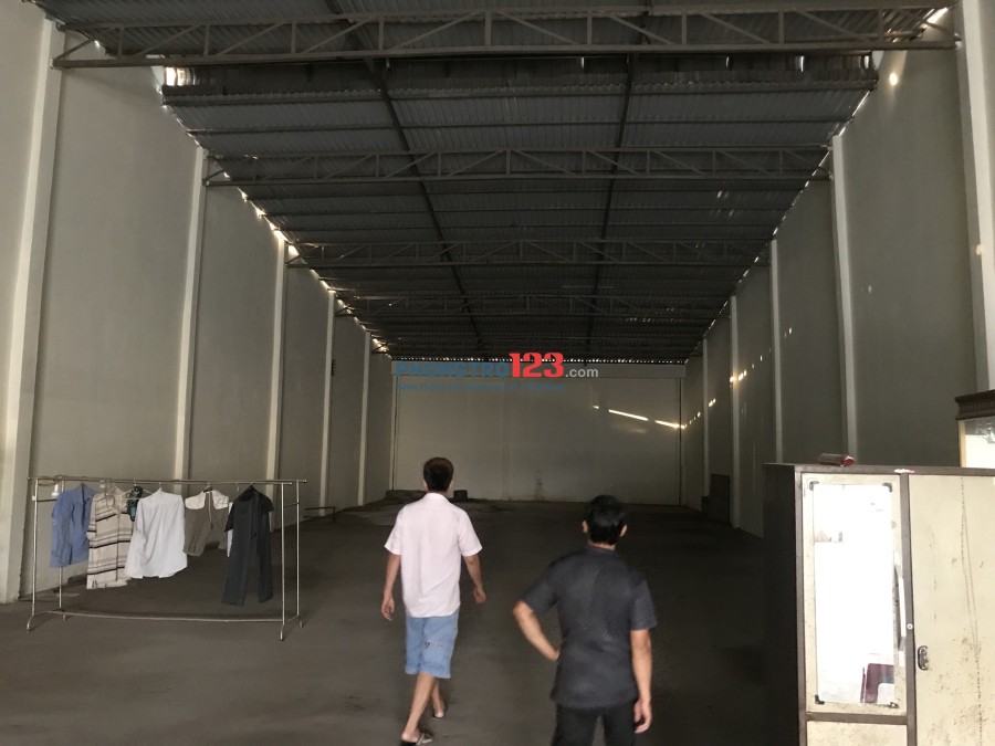 Cho thuê 400m2 kho xưởng mới xây mặt tiền Công Nghệ Mới, Huyện Bình Chánh. LH: Mr Hoàn