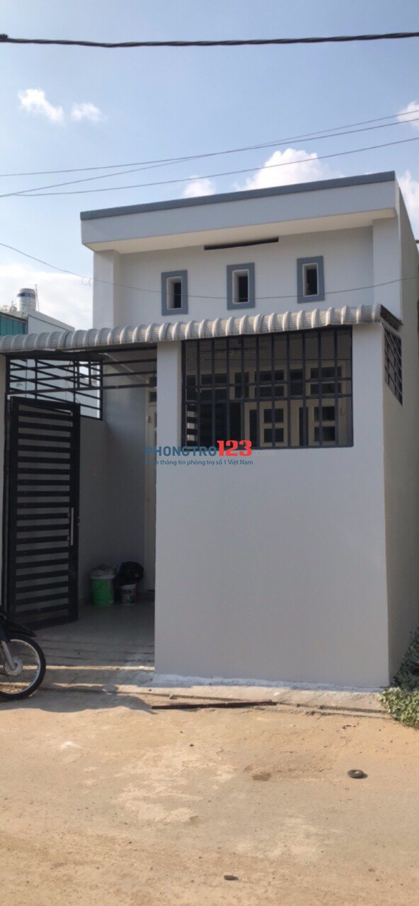 Cho thuê nhà nguyên căn 1 lầu hẻm xe hơi mới xây tại Hoàng Hữu Nam, Q.9, giá 5tr/tháng