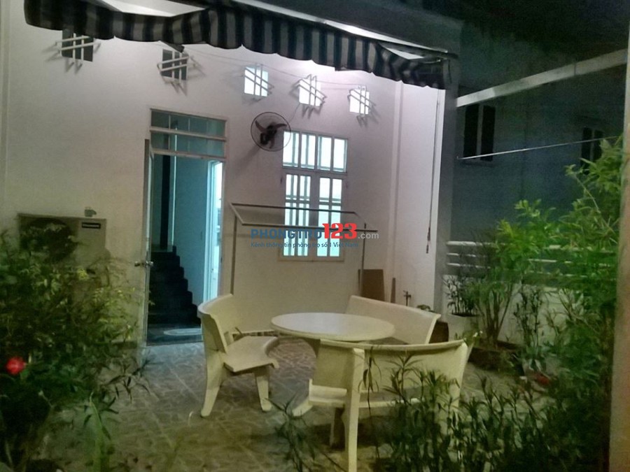 Phòng rộng 40m2, có máy lạnh, giờ giấc tự do gần ĐH HutechH CS2 - 702/6 Xô Viết Nghệ Tĩnh