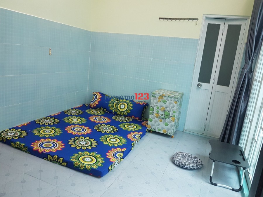 Cho thuê phòng full nội thất Ngay đường Nguyễn Trãi, Q.5, giá 4,5tr/tháng. LH: Ms Thư 0902844838