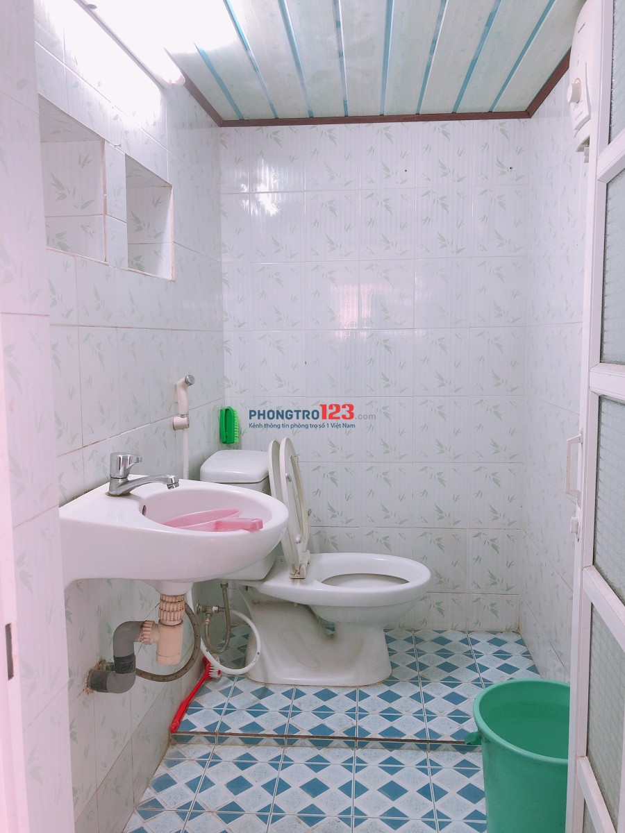 Cho thuê căn hộ Trần Quốc Toản, Q.3, dt 50m2, có 2pn, giá 7tr/tháng. LH: Ms Giang 0902958454
