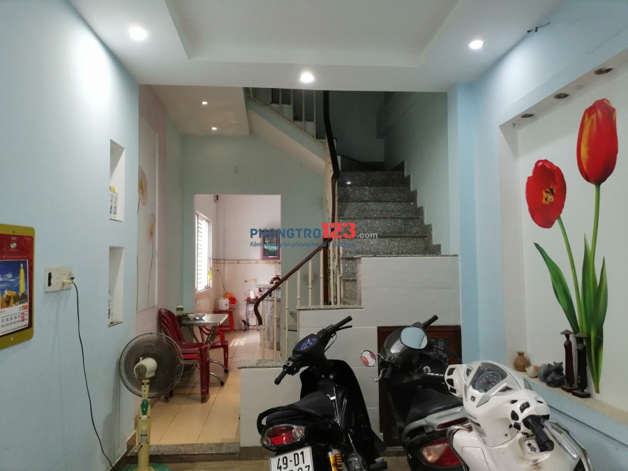 Phòng riêng sạch đẹp trong nhà nguyên căn Quận 12 gần cầu Tham Lương