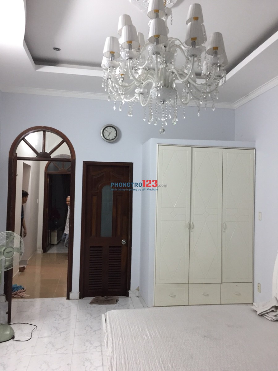 phòng rộng 30m cho thuê đường Nguyễn Gia Trí ( D2) - Quận Bình Thạnh