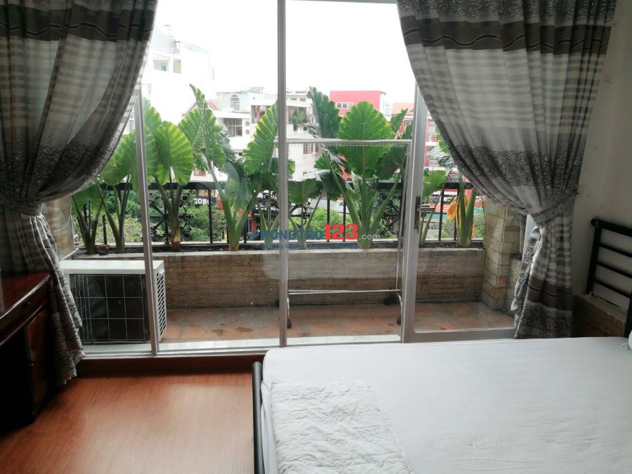 Phòng ban công cây xanh, view công viên, đủ tiện nghi cao cấp ngay hồ bơi Lan Anh chỉ 5tr/tháng