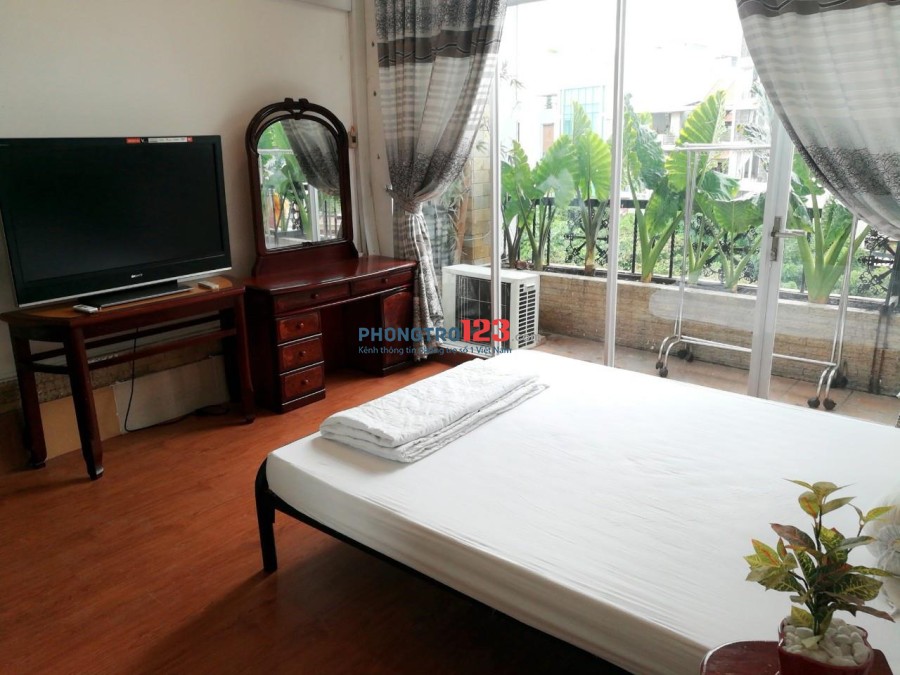 Phòng ban công cây xanh, view công viên, đủ tiện nghi cao cấp ngay hồ bơi Lan Anh chỉ 5tr/tháng
