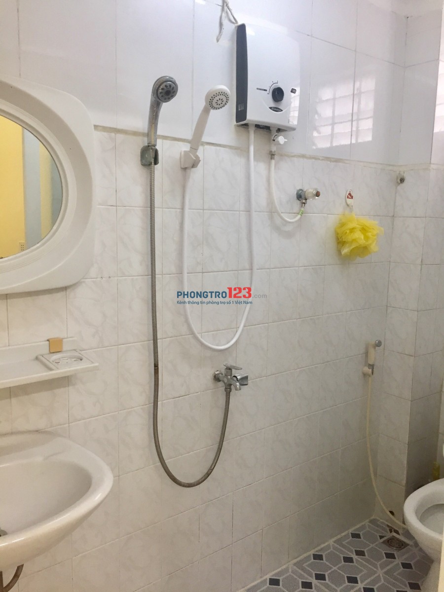 Nhà HXH 4,5x8 2L 2P3W 2 máy lạnh, trệt trống suốt, giá 21,8 triệu/tháng