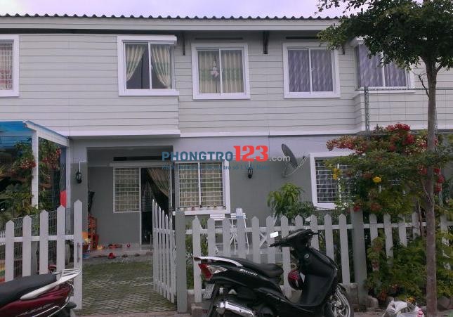 Cần cho thuê nhà phố Ehome 4 Vĩnh Phú, Thuận An. 80m2, 2Pn, nhà hướng Đông. Xem nhà 0903.766.367