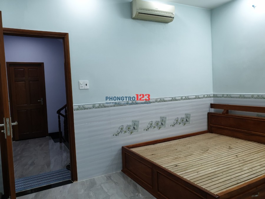 Cho thuê phòng mới sạch sẽ trong nhà nguyên căn tại Bến Phú Định, Q.8. Giá từ 2,7tr/tháng