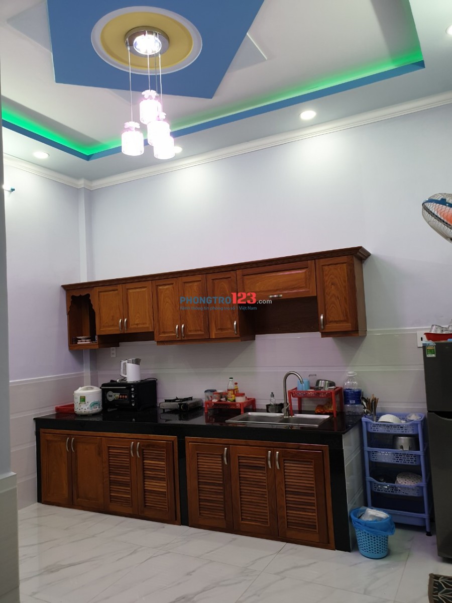 Cho thuê phòng mới sạch sẽ trong nhà nguyên căn tại Bến Phú Định, Q.8. Giá từ 2,7tr/tháng