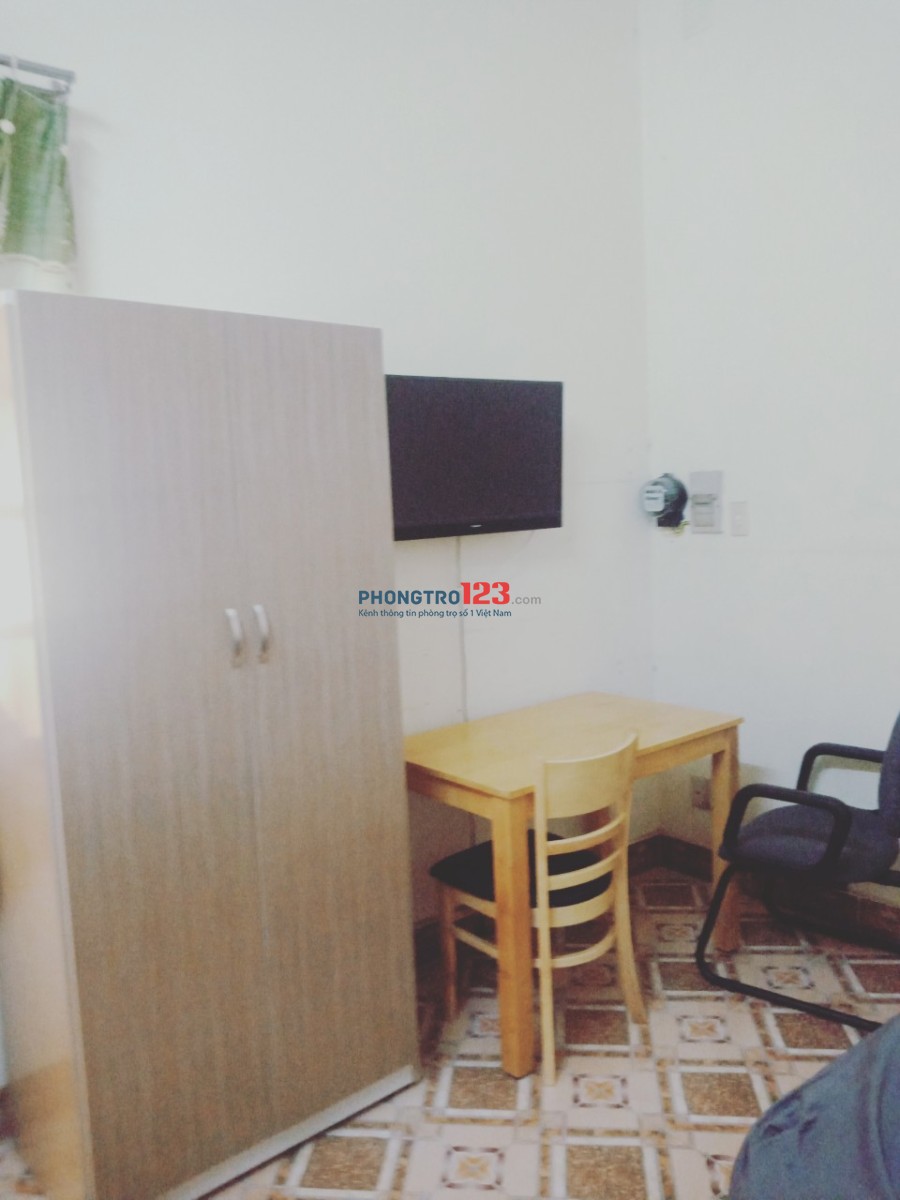 Cho thuê phòng Full nội thất cao cấp tại Sân Bay Tân Sơn Nhất, giá 5tr/tháng. LH Ms Nhi