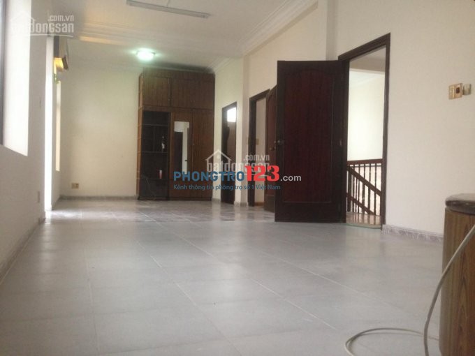 Phòng 30m2, có kệ bếp, bảo vệ 24/24 - gần Hàng Xanh, 88 đường số 1, Bình Thạnh