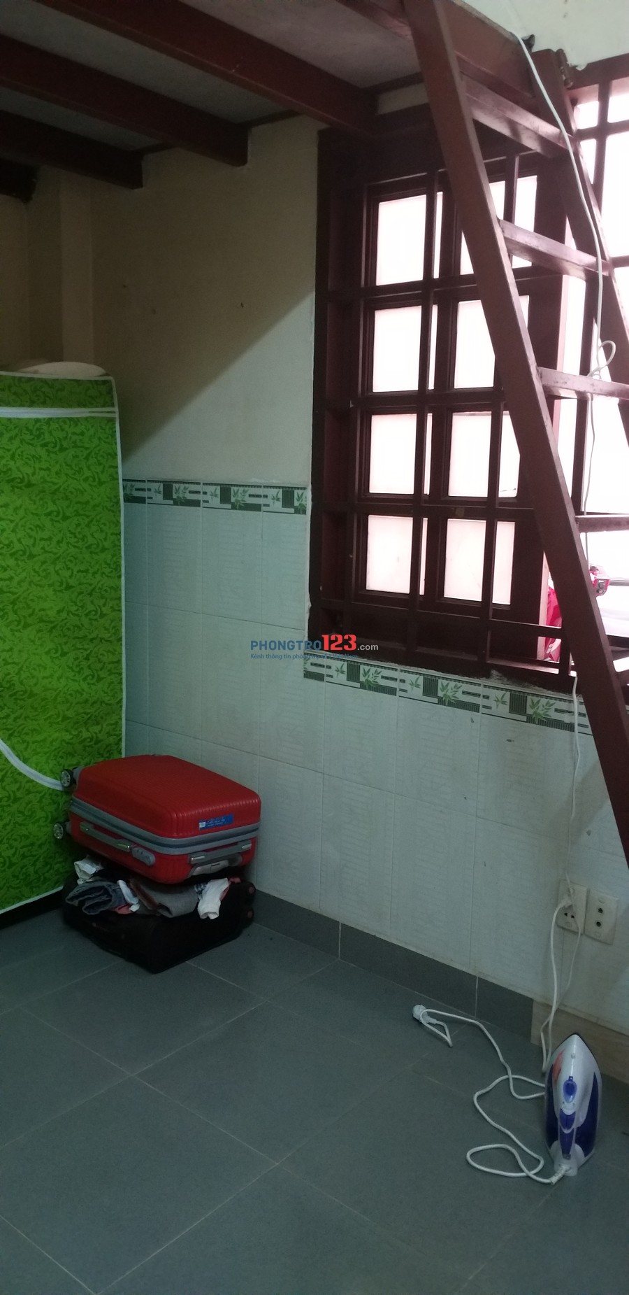 Tìm người ở ghép là nữ. Ưu tiên nvvp. Phòng rộng thoáng mát. Có gác xép