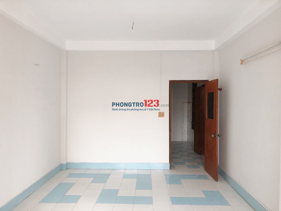 Cho thuê phòng mới xây wc riêng, nhà mặt tiền Út Tích, Q.Tân Bình. Giá từ 3tr/tháng Ms Mai