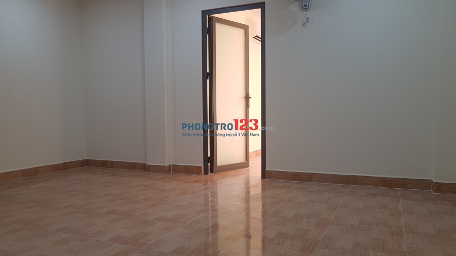 Phòng 45m gần ĐH Giao thông vận tải Q12, máy lạnh, máy giặt, nước nóng, 5-6 người ở giá 4tr