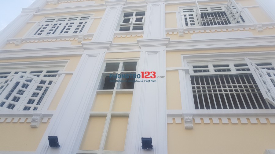 Phòng 45m gần ĐH Giao thông vận tải Q12, máy lạnh, máy giặt, nước nóng, 5-6 người ở giá 4tr