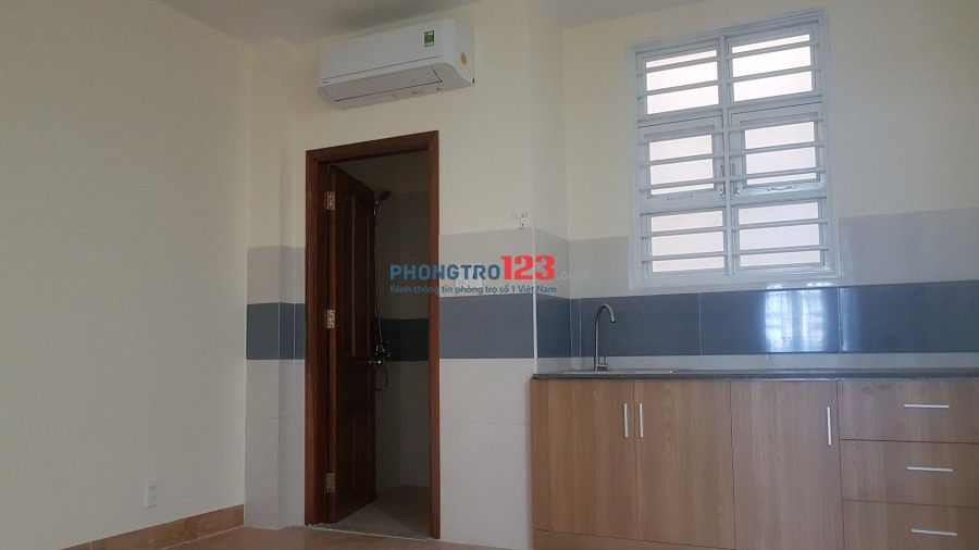Phòng 45m gần ĐH Giao thông vận tải Q12, máy lạnh, máy giặt, nước nóng, 5-6 người ở giá 4tr