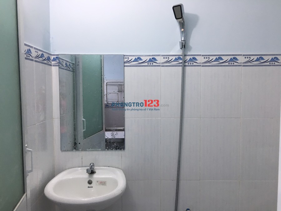 Cho thuê nhà nguyên căn mới xây đường 160 Lã Xuân Oai, Quận 9