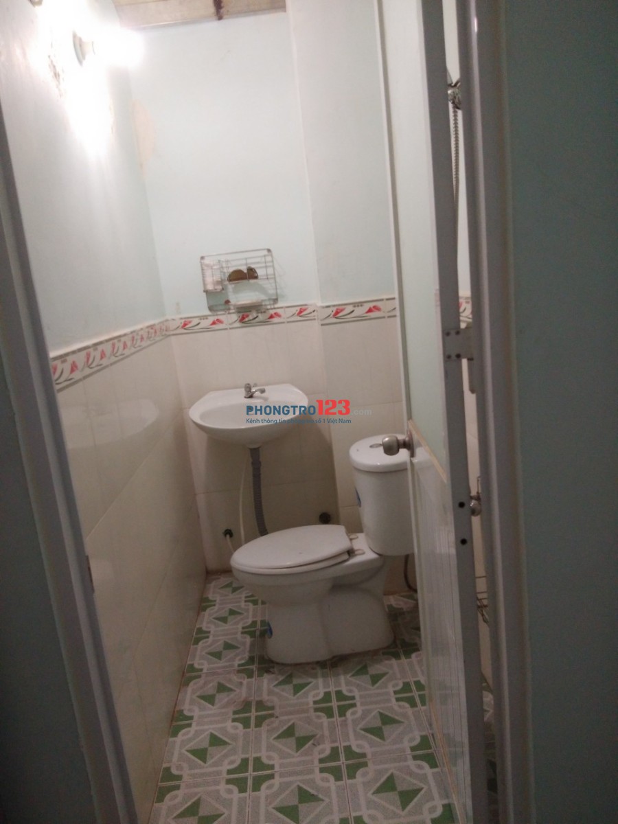 Phòng trọ cho thuê giá rẻ gần CV Đầm Sen
