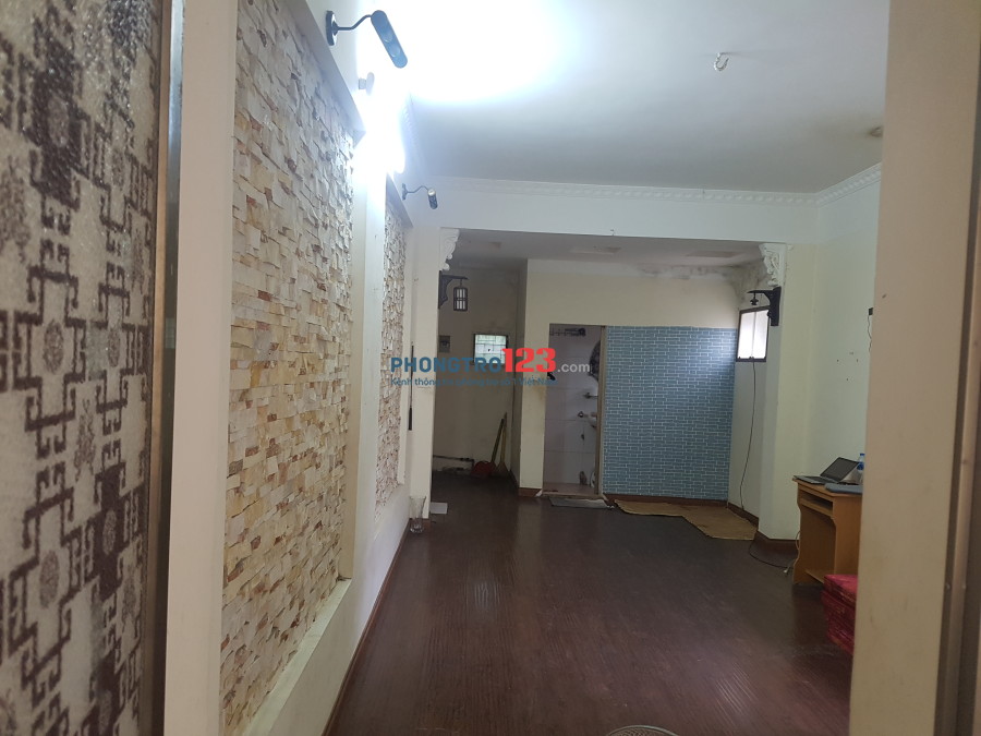 Cho thuê nhà tập thể 5.5tr Lý Văn Phức, Ba Đình, Hà Nội