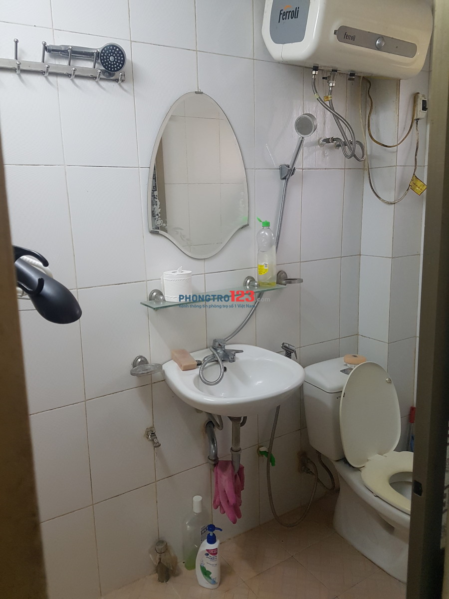 Cho thuê nhà tập thể 5.5tr Lý Văn Phức, Ba Đình, Hà Nội